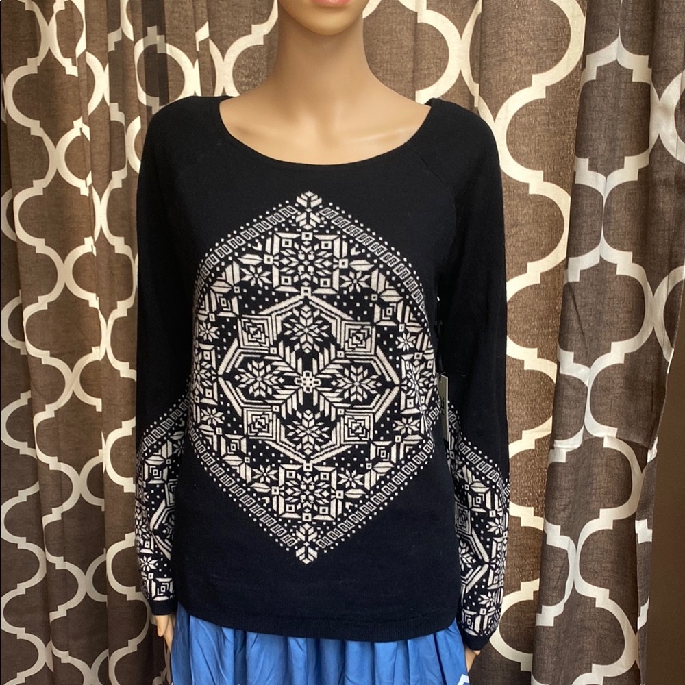 Black and White Geometric Women's Top
